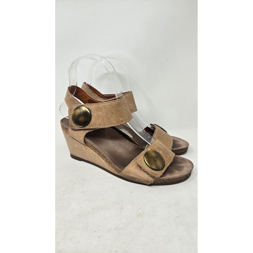 Taos Tan Leather Wedge Sandals Button Accent Comfort Cork Footbed Womens 37